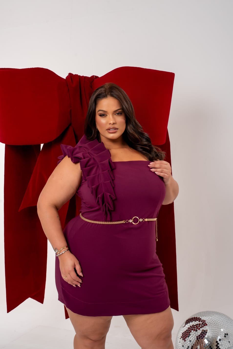 Macaquinho um ombro +detalhe e cinto dourado ref1943