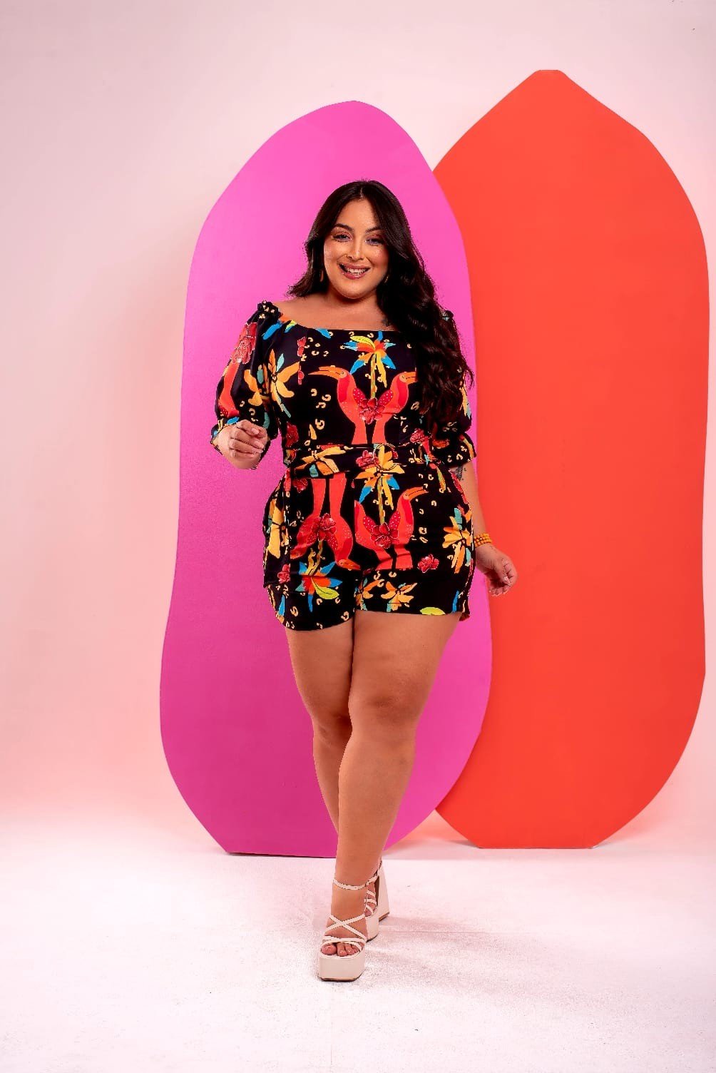 Macaquinho midsize estampado argola na faixa. Ref: 1399