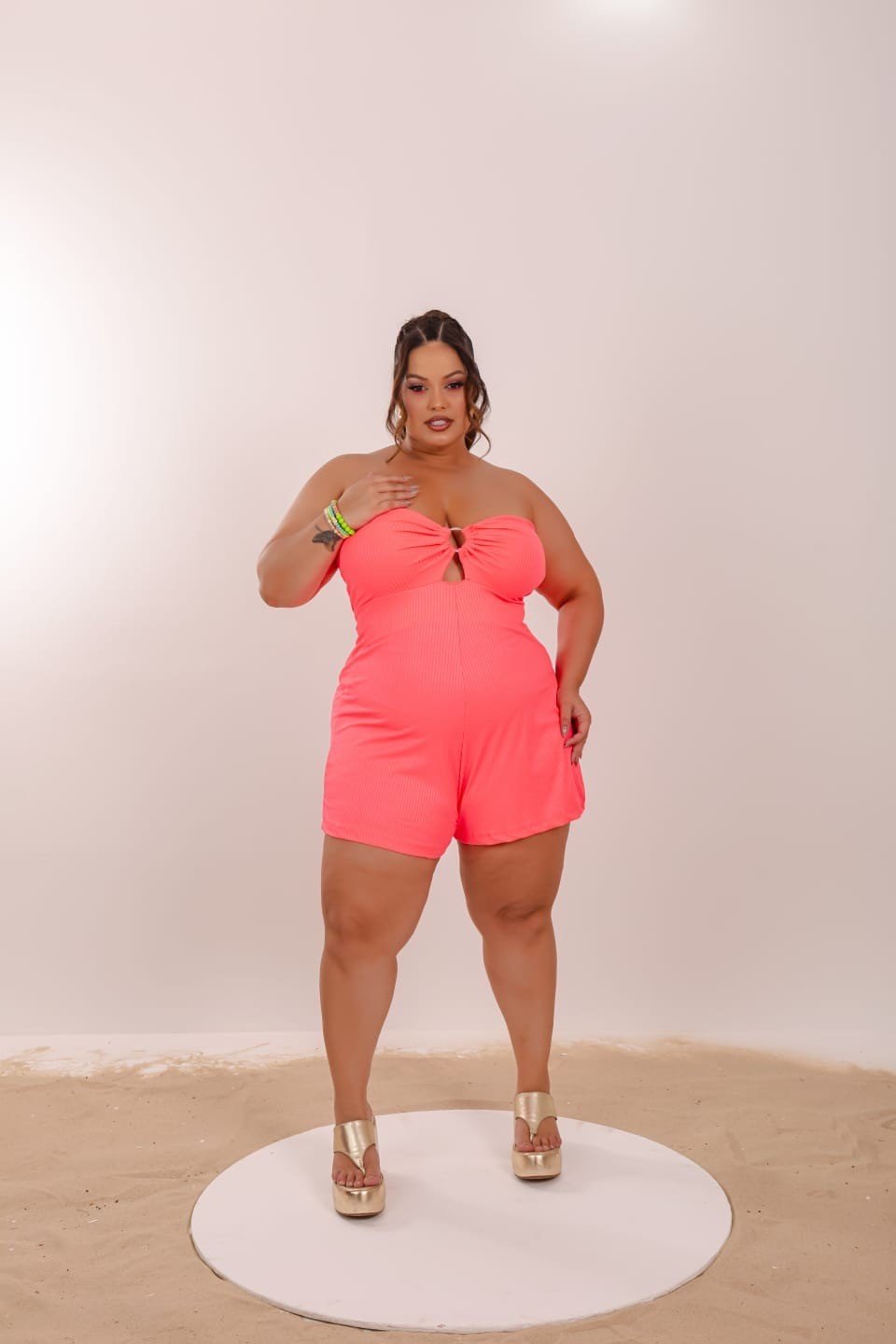 Macaquinho. Amarração no pescoço. Ref: 1344