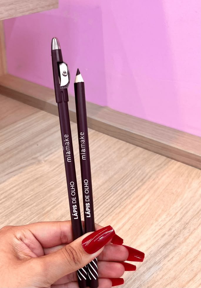 LAPIS DE OLHO MARROM COM APONTADOR MIA MAKE
