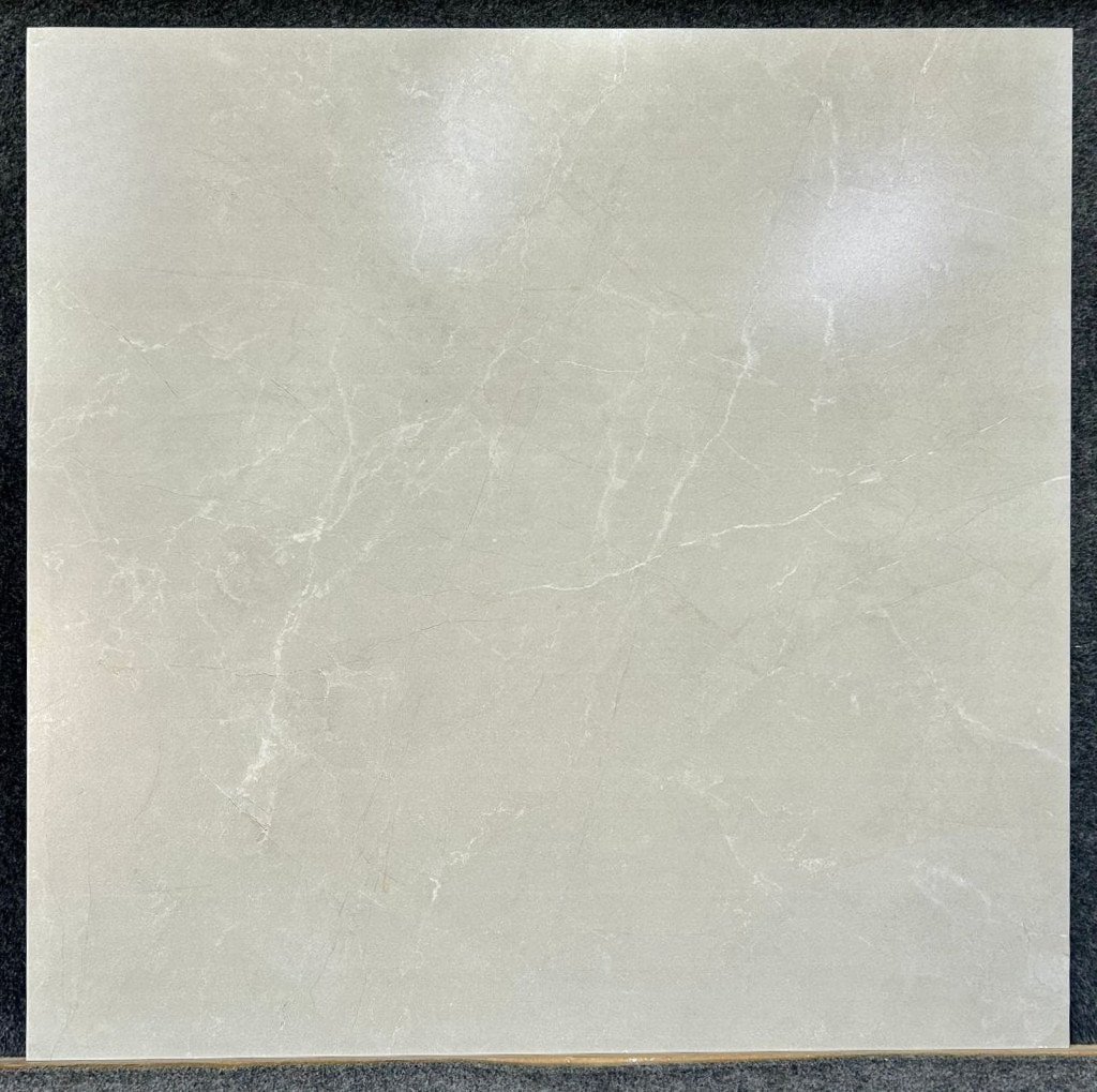 Porcelanato granada in 84x84