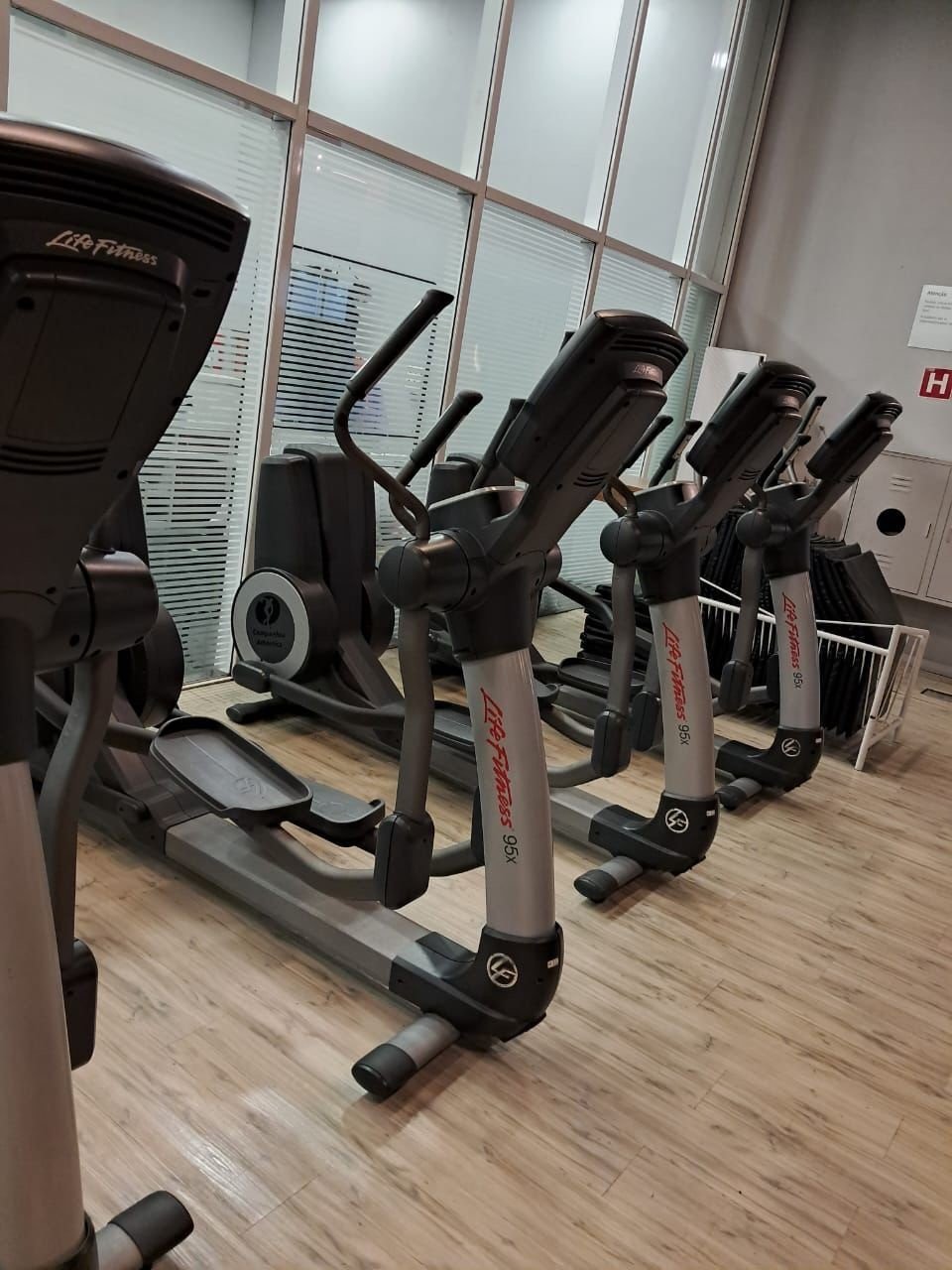 Elíptico life fitness
