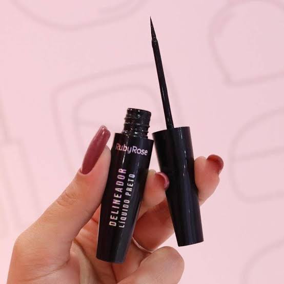 Delineador  líquido Ruby Rose