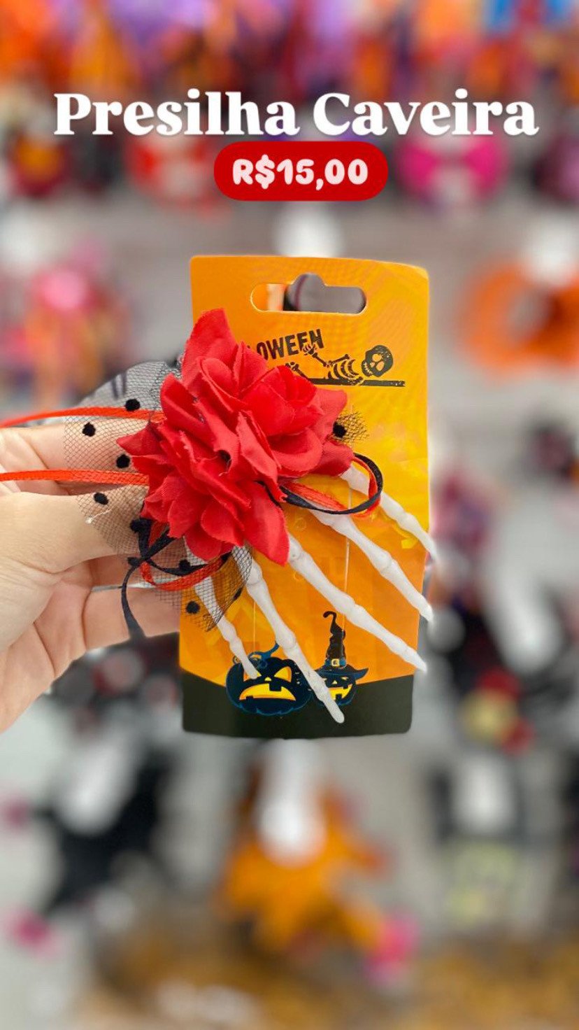 Presilha mão caveira flor com vel/ pequena