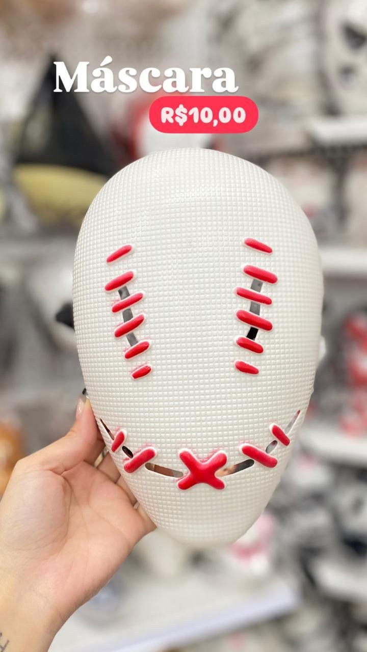 Máscara com led branca com X vermelho 