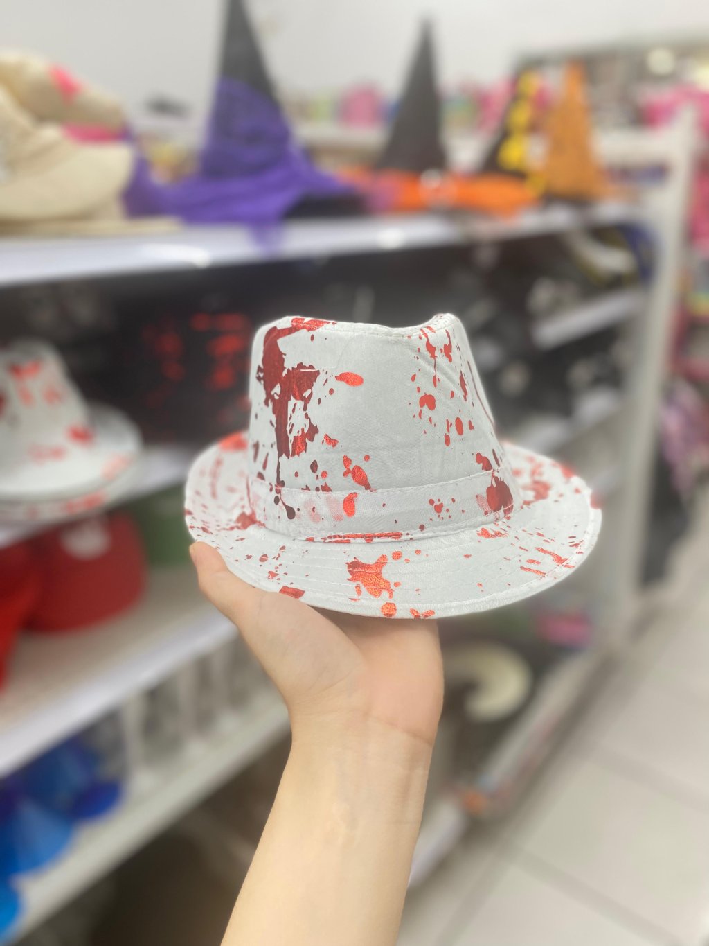 Chapéu com sangue branco 