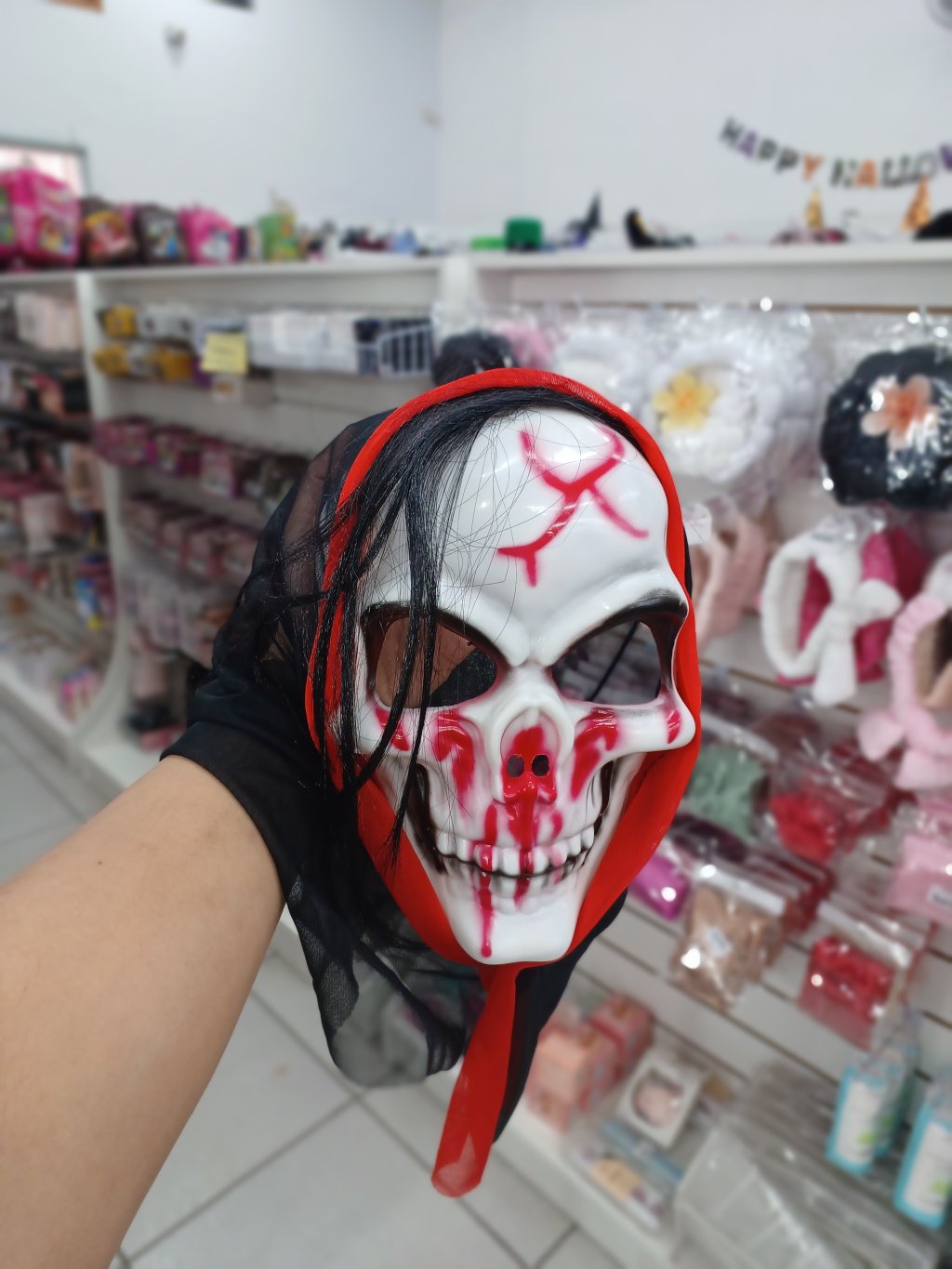 Máscara Caveira com detalhes Vermelhos e Capuz