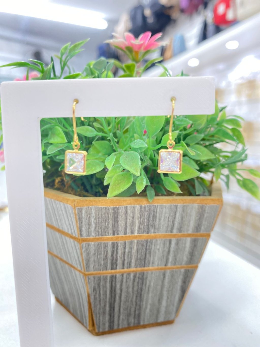 Brinco de ponto de luz quadrado