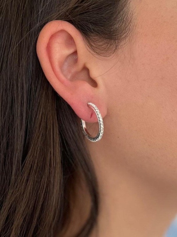 Brinco Médio Argola Cravejada