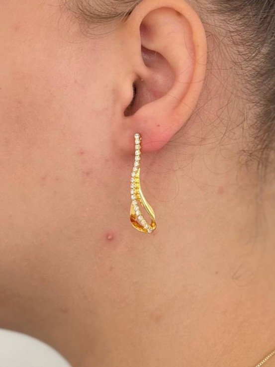 Brinco Ondulado Cravejado