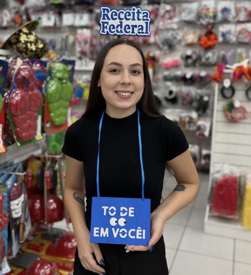 Placa to de olho em você 