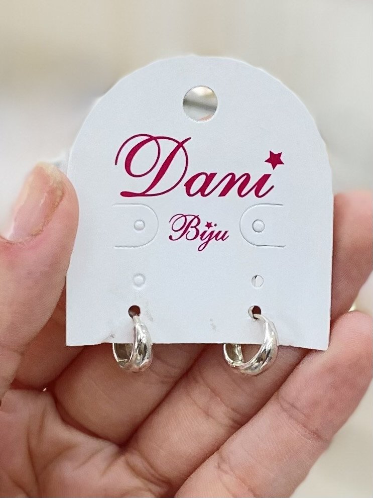 Argola pequena de click Prata