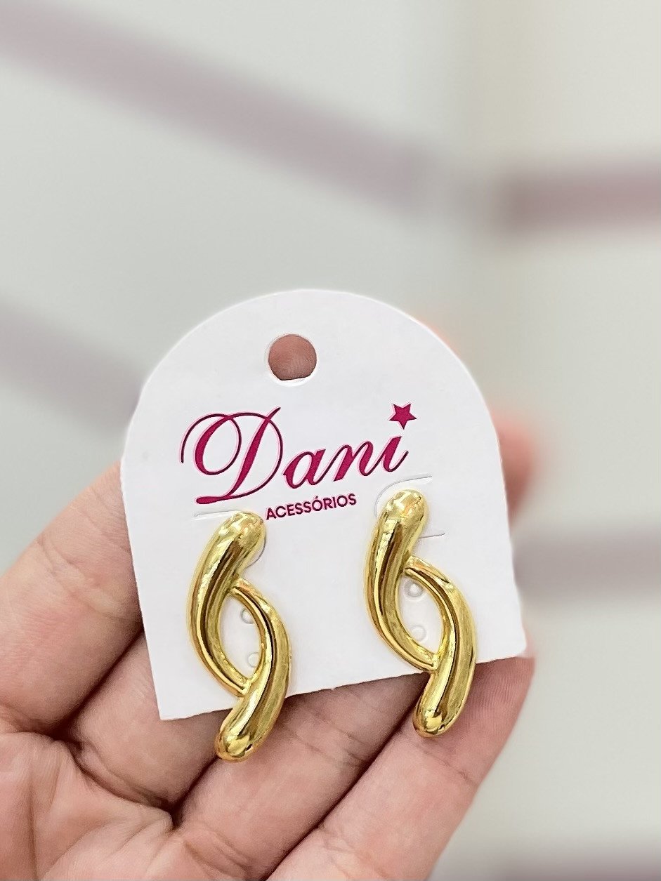Brinco dourado em aço inoxidável 