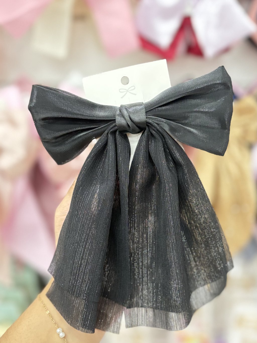 Laço preto detalhado 