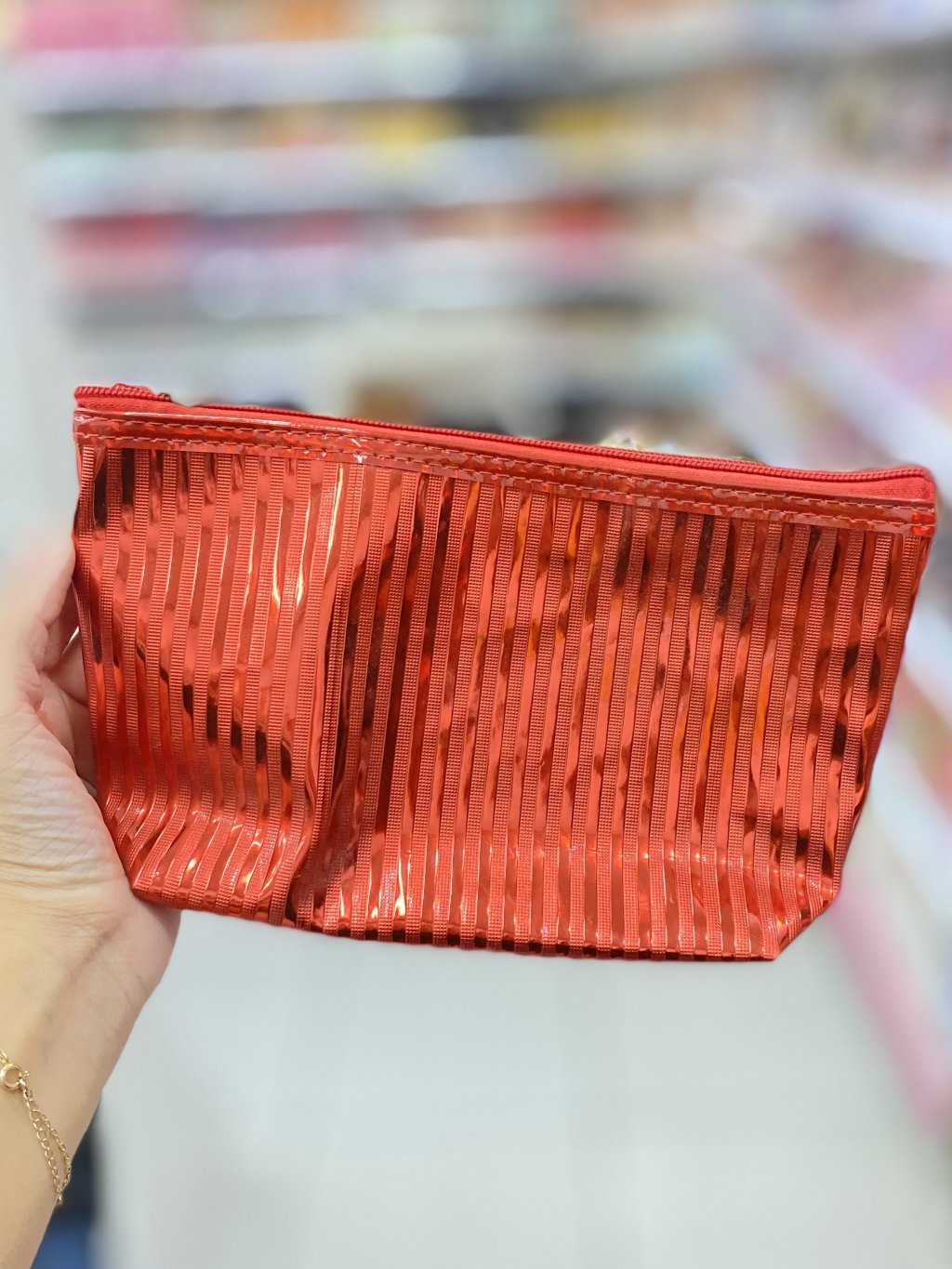 Necesser vermelha com listras 