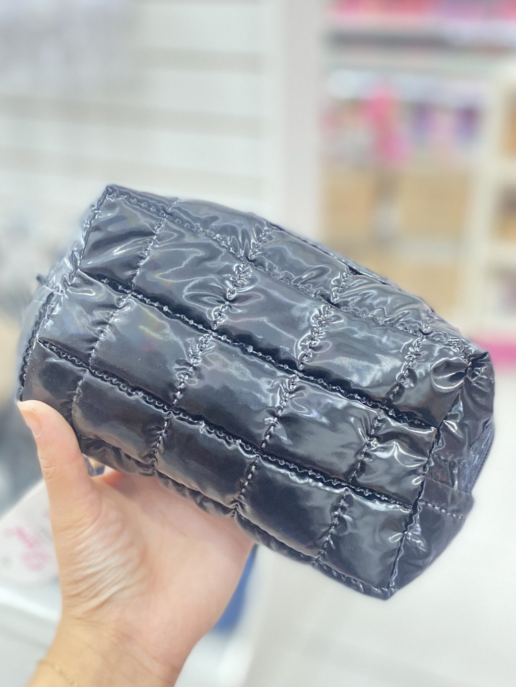 Necesser preta brilhosa