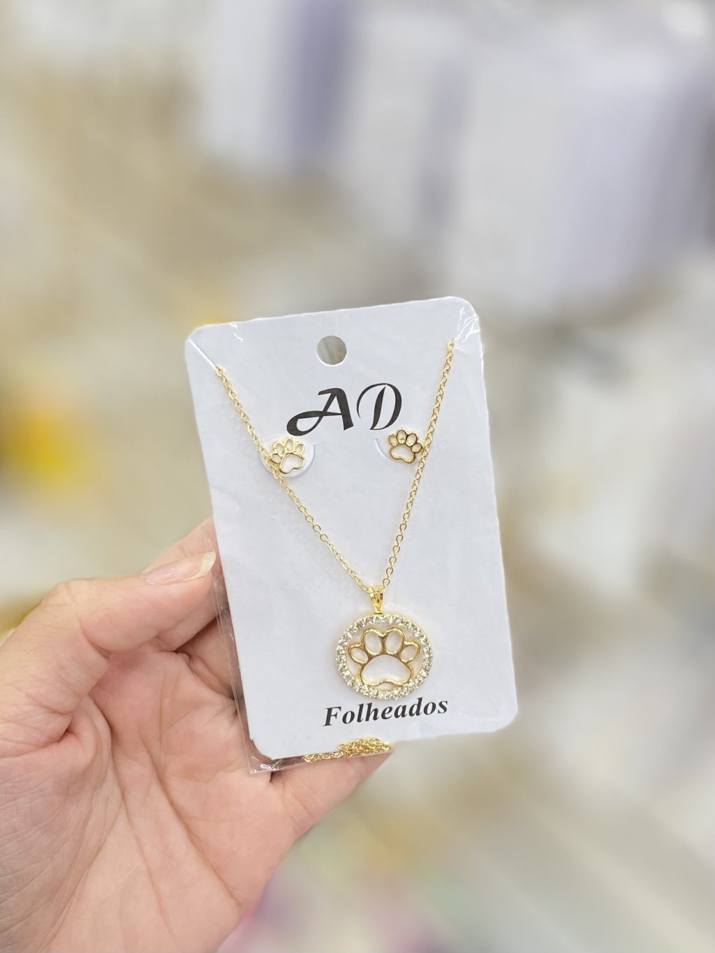 Conjunto brinco e colar folheado de patinhas 