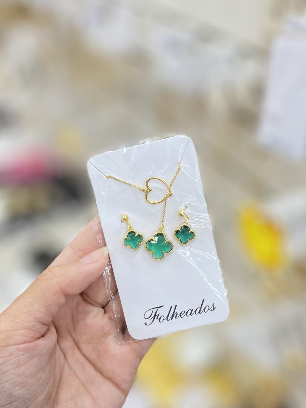 Conjunto brinco e colar trevo com coração 