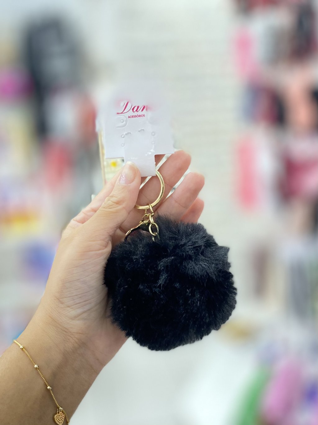 Chaveiro Pompom preto 