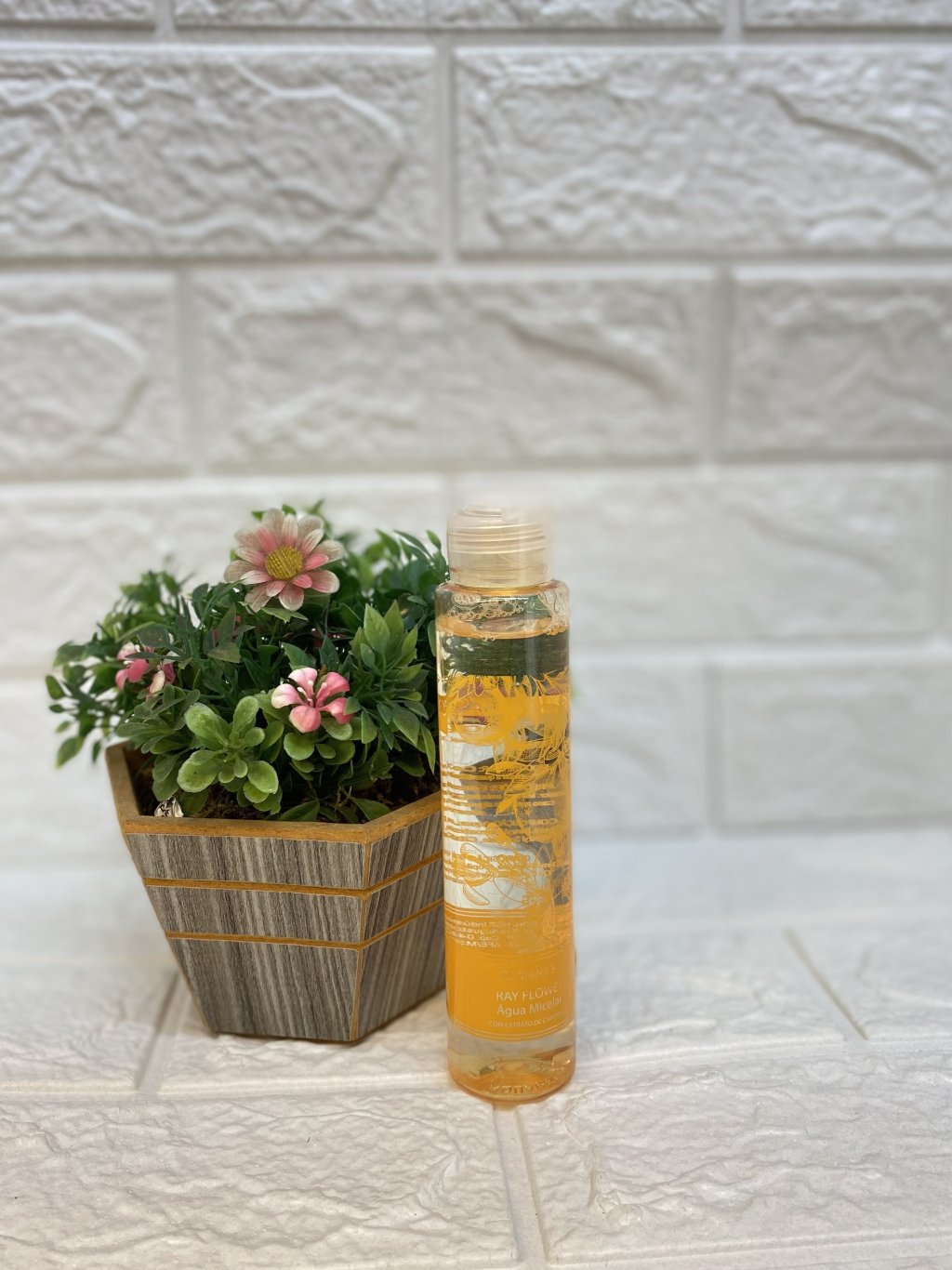 Água micelar com extrato de camomila  Ray Flower 