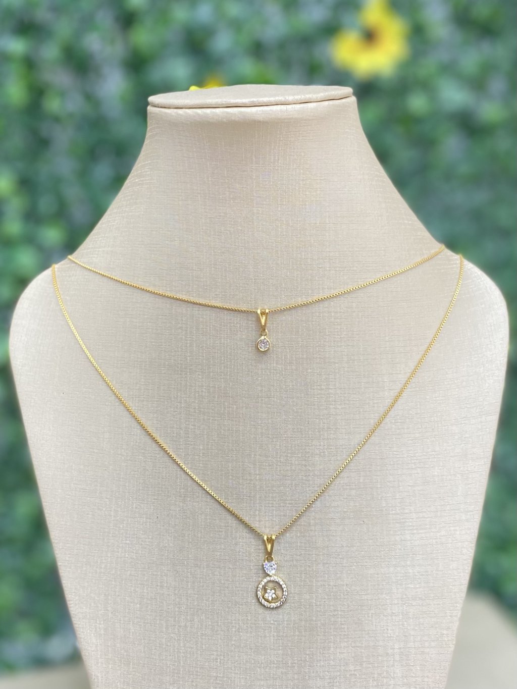 Chocker Folheado Duplo círculo com estrela 
