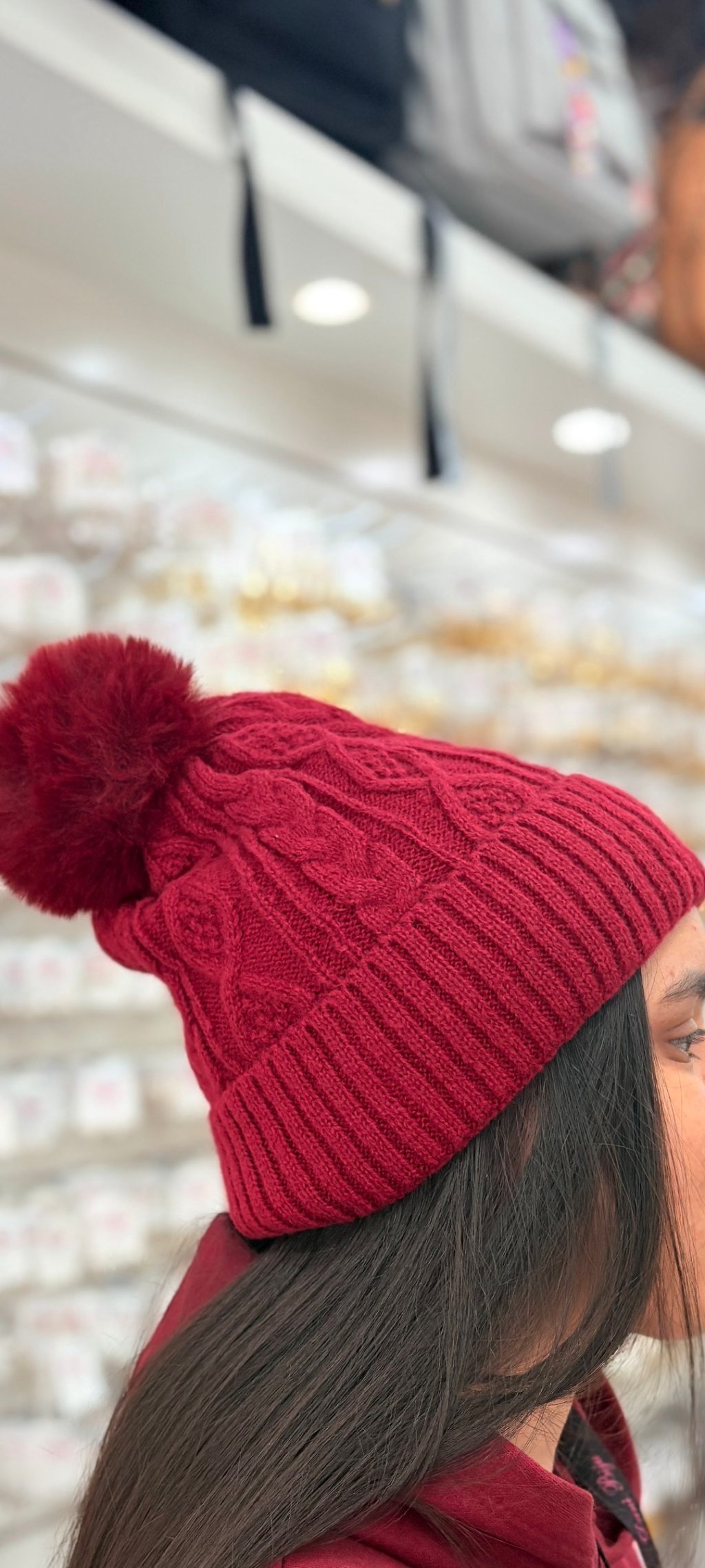 Touca vermelho escuro com pompom adulto 