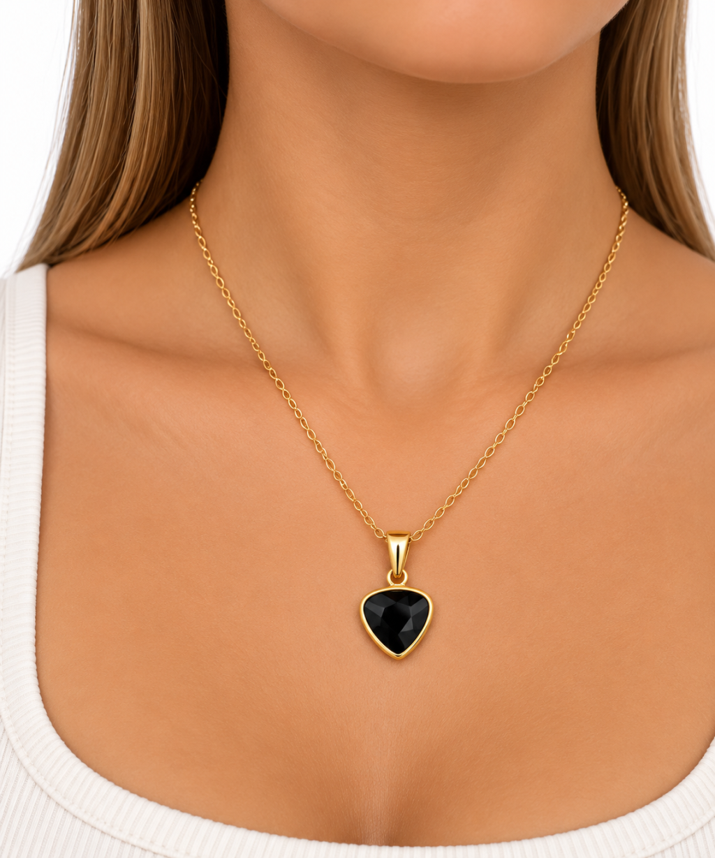 Colar folheado dourado gota preta 