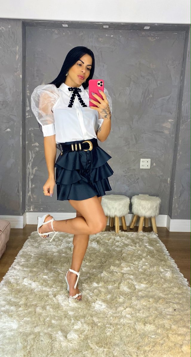 Blusa maga curta organza 