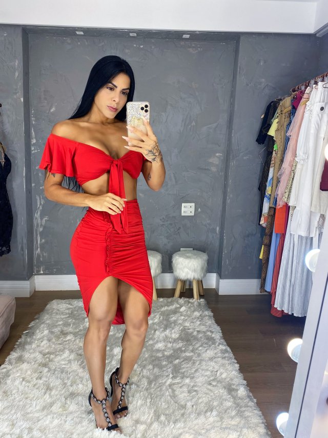 Conjunto vermelho saia MIDI 