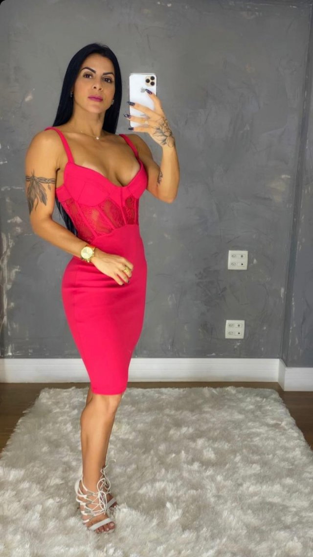 Vestido midi de renda 