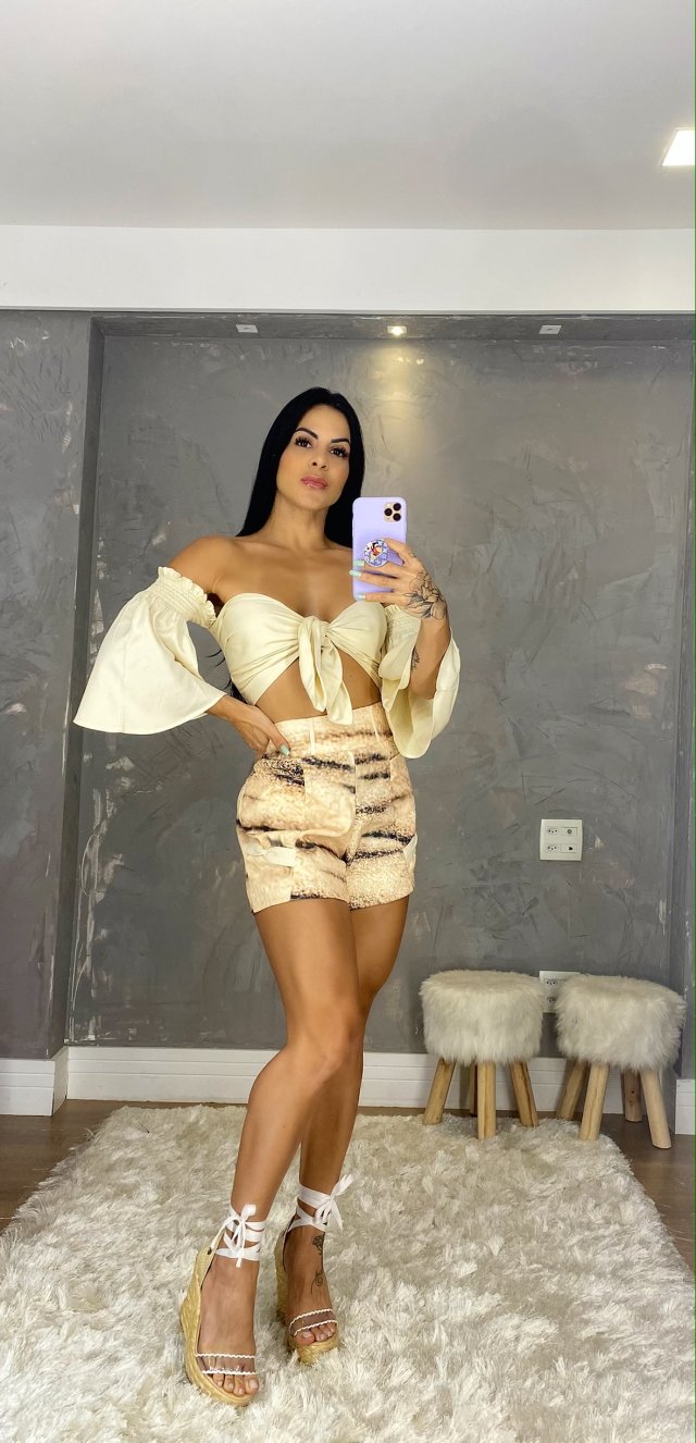 Crooped nud amarração 