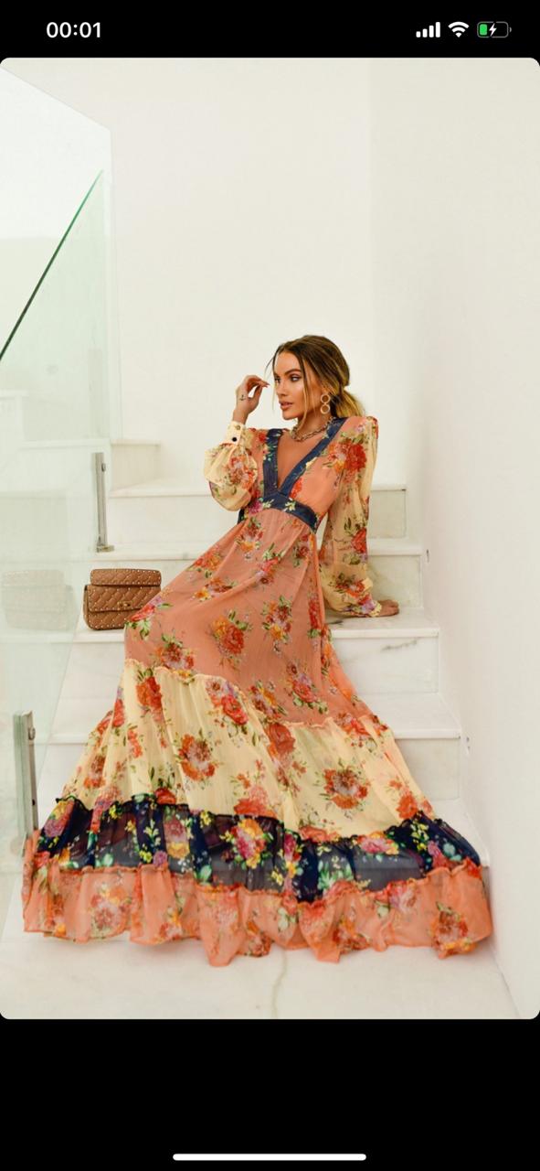 Vestido longo e manda longa 