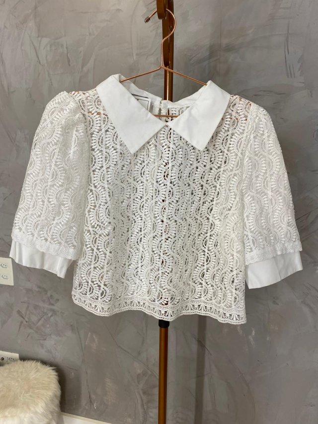 Cropped de renda 