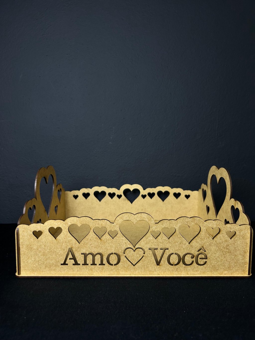 MDF BANDEJA LASR CORACAO AMO VOCE REF 2925 TAMANHO 30X25X8,5