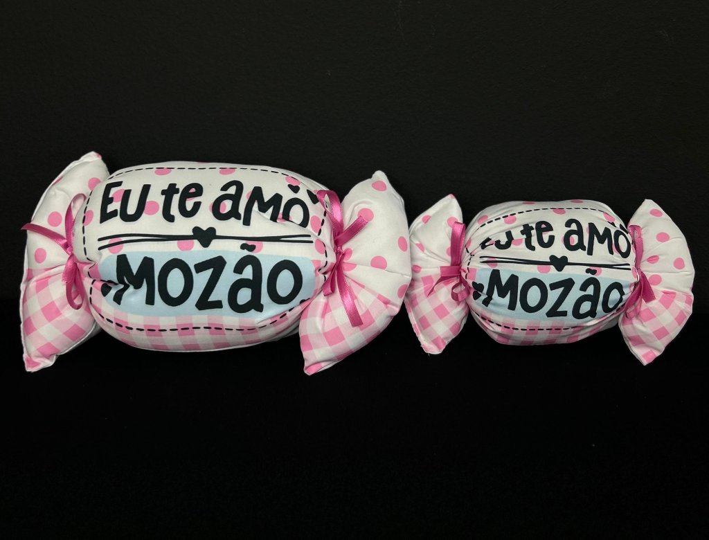 ALMOFADA BOMBOM EU TE AMO MOZAO 