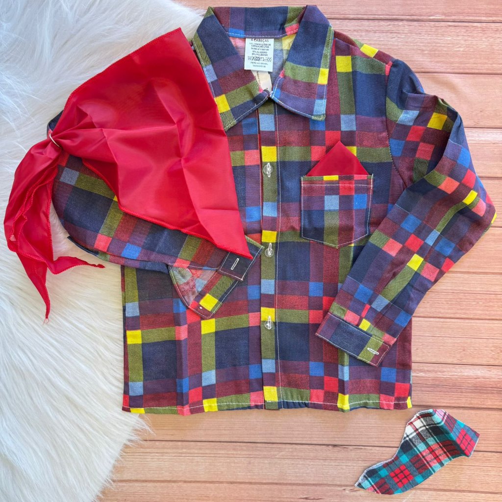 Camiseta com lenço 14