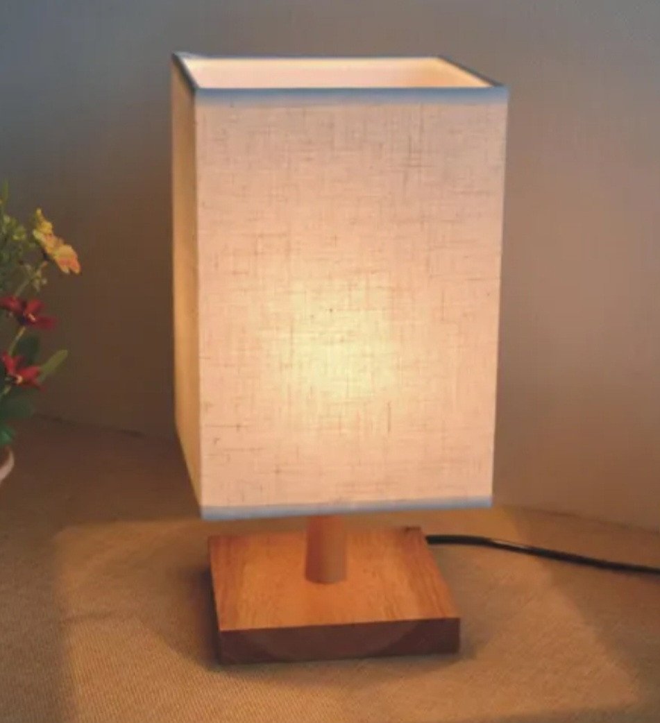 ABAJUR DE MESA MADEIRA REF: TOP1495