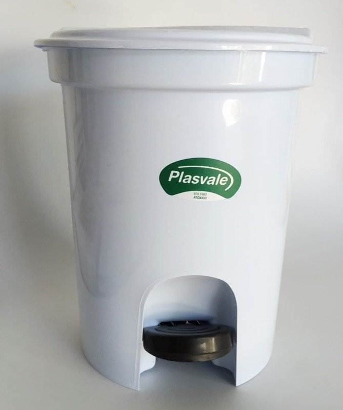 LIXEIRA COM PEDAL 13L - COR BRANCA