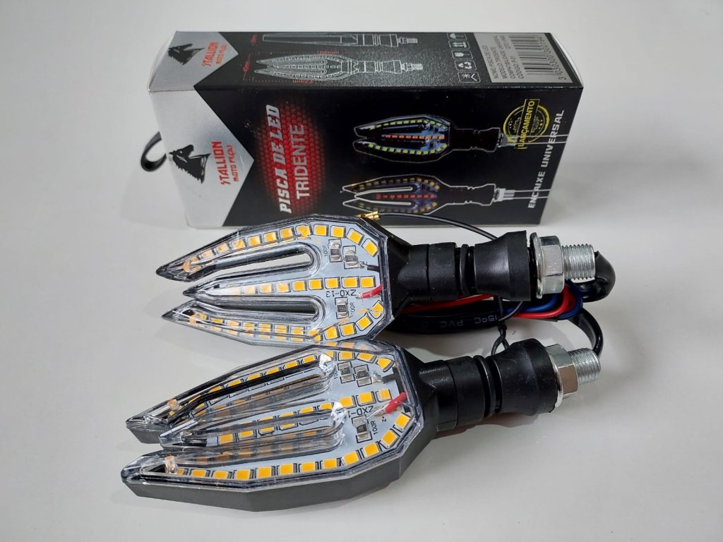 *PISCA LED TRIDENTE UNIVERSAL PAR STALLION