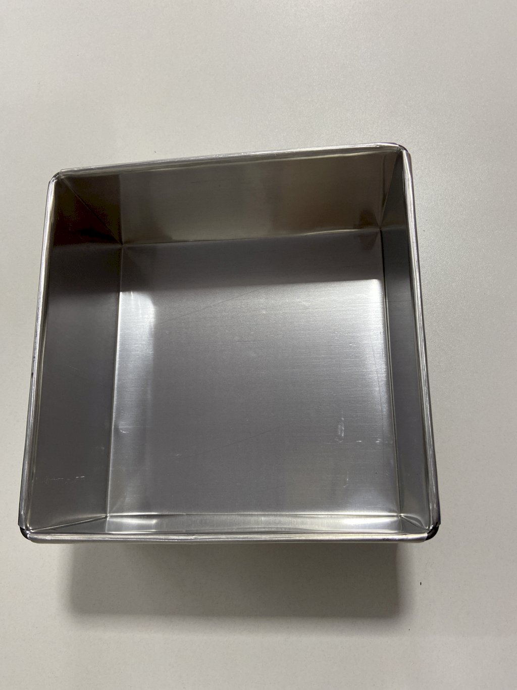 2889 - FORMA BOLO QUADRADA F. FIXO 20X10 - DONA LELLA