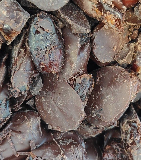TÂMARA COM CHOCOLATE 85%