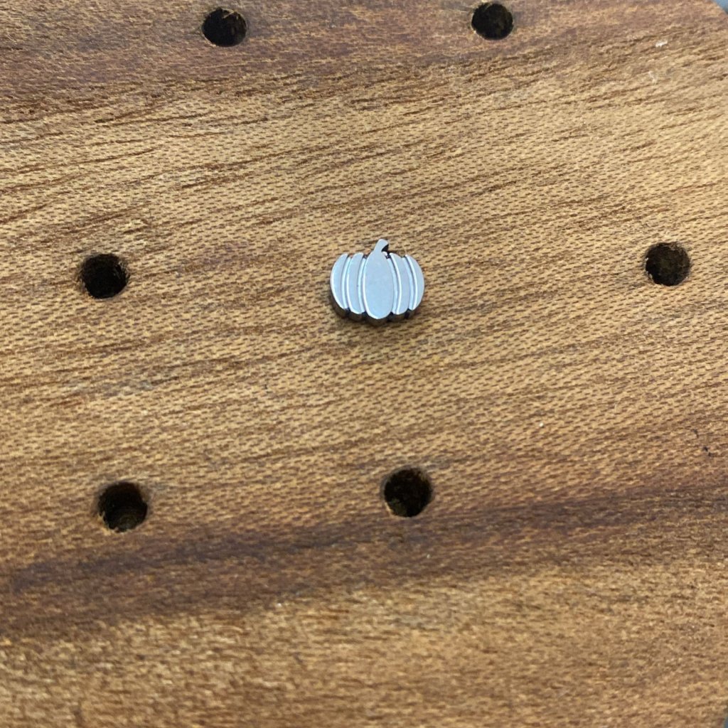 PY0014TN Labret Titânio F-136 