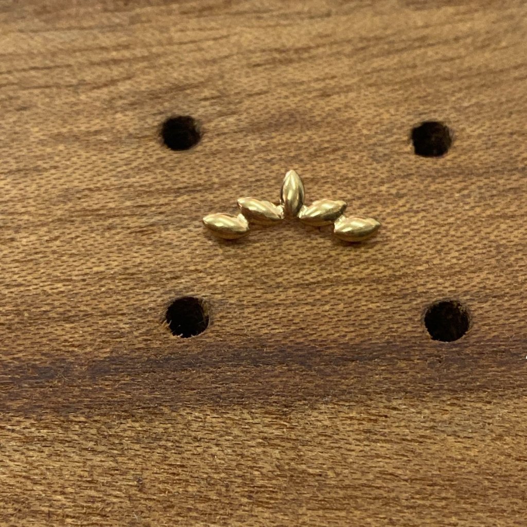 PY0024TN Labret Titânio PVD Gold