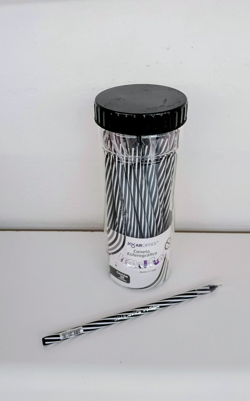 Caneta Esferográfica Wow 10564 0.7mm Preta