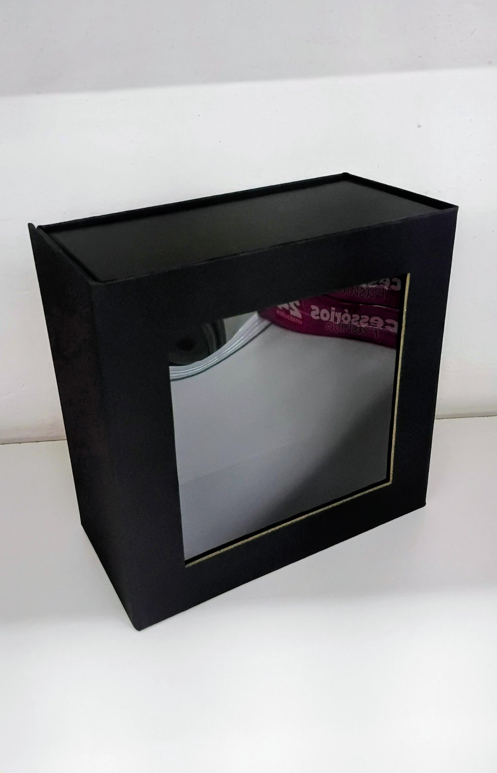 Caixa Presente c/Visor 19001006 20x20x10cm Fechamento em Imã 