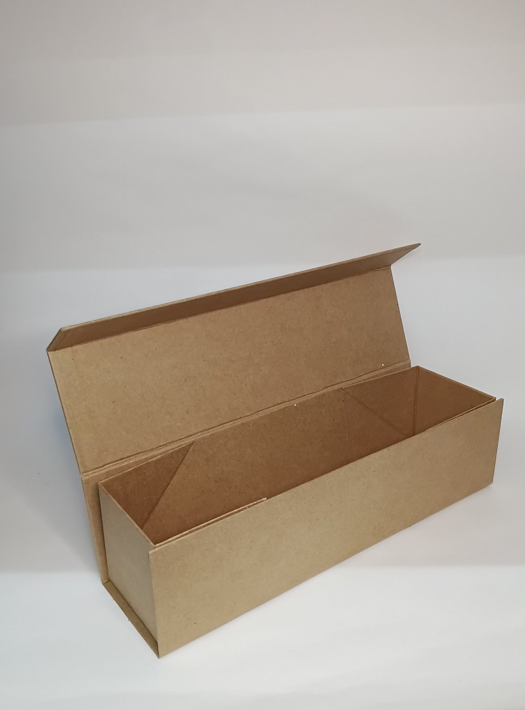 Caixa p/Garrafa c/Fechamento em Imã 18700596 33x8x8cm