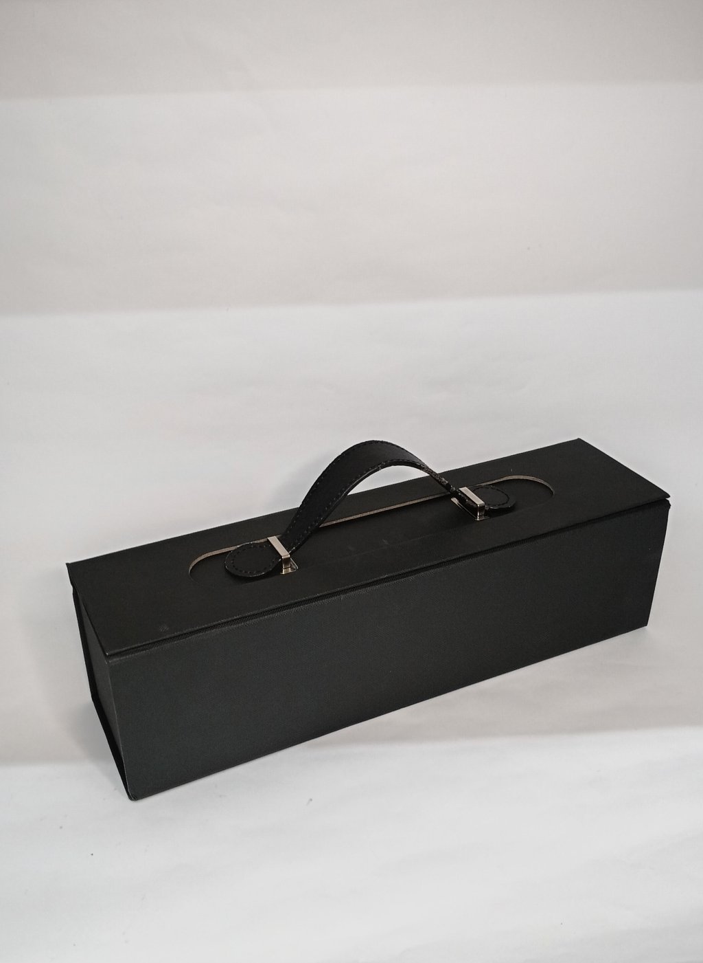 Caixa p/Garrafa c/Alca e Fechamento em Imã 19000890 33x8x8cm 