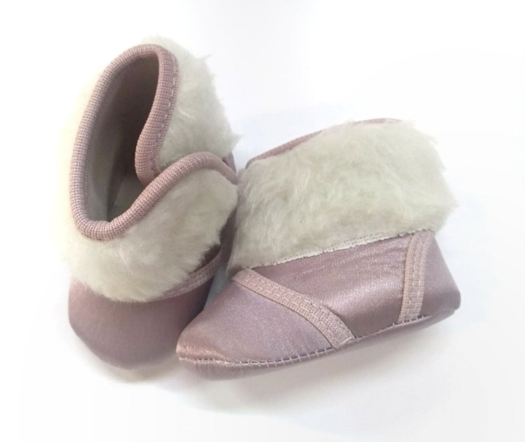 Botinha Cetim Rosê com Pelúcia Marfim 