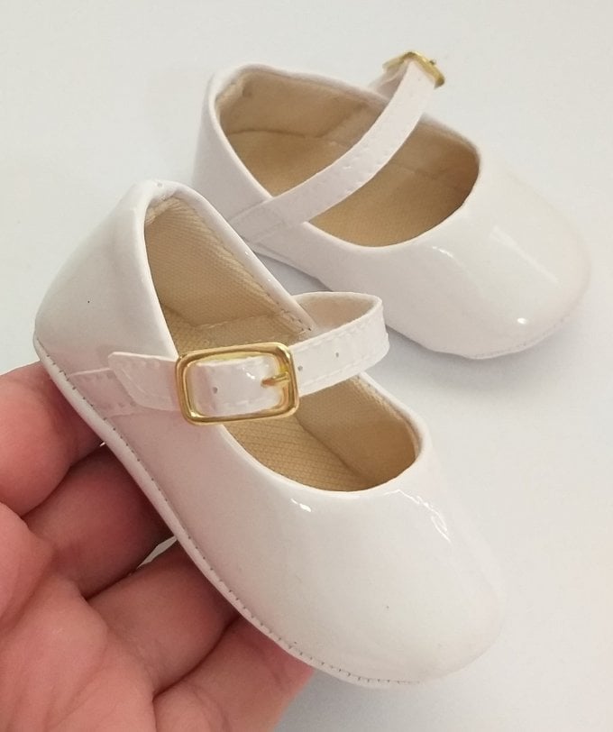 Sapatinho Verniz Branco (Fivela)