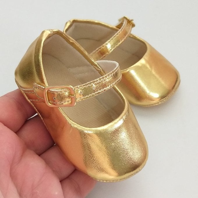 Sapatinho Verniz Dourado (fivela)